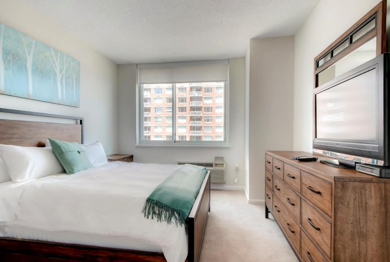 Two-Bedroom Apartment at Skyview Luxury Suites - New York City