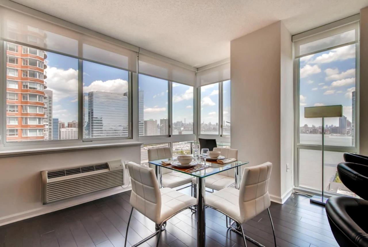 Two-Bedroom Apartment at Skyview Luxury Suites - New York City