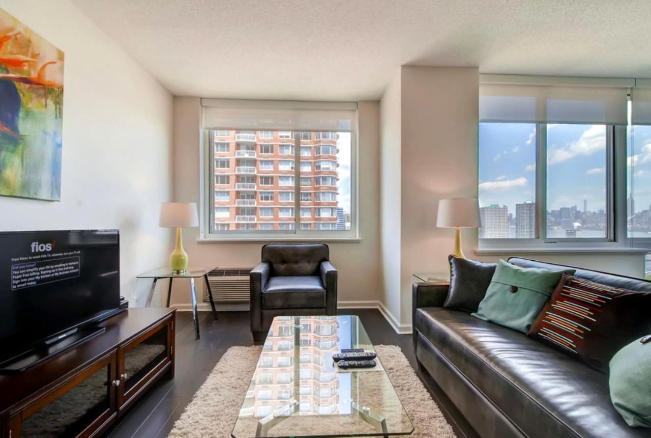 Two-Bedroom Apartment at Skyview Luxury Suites - New York City
