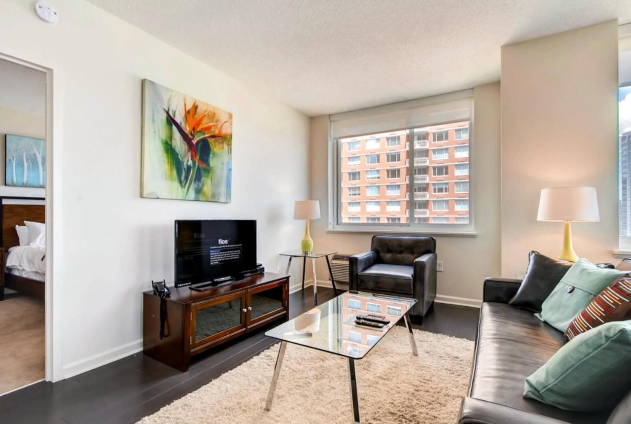 Two-Bedroom Apartment at Skyview Luxury Suites - New York City