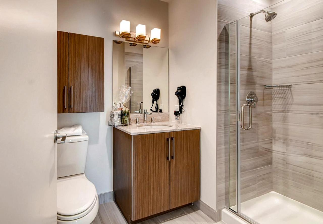 Three-Bedroom Apartment at Skyview Luxury Suites - New York City
