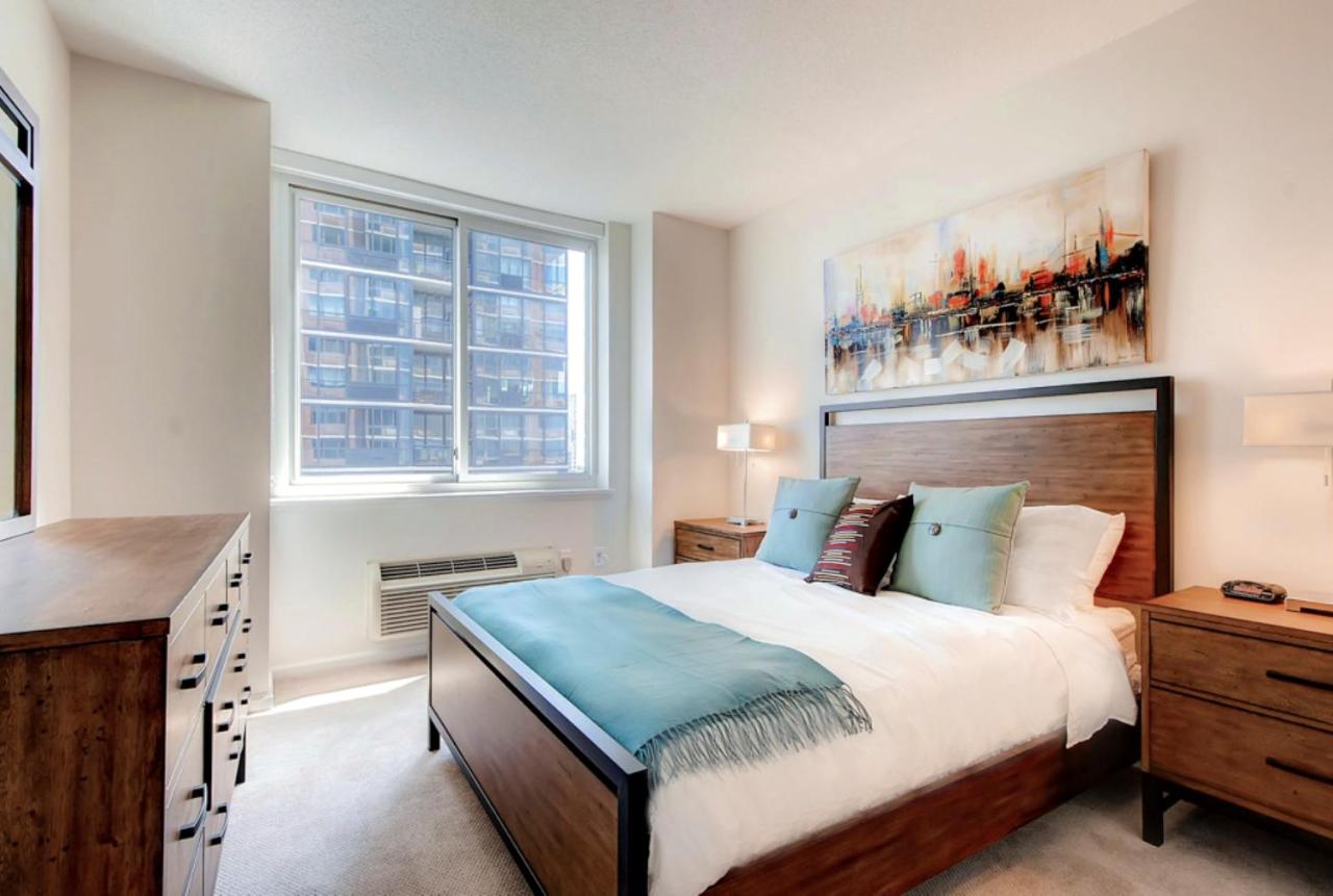 Three-Bedroom Apartment at Skyview Luxury Suites - New York City