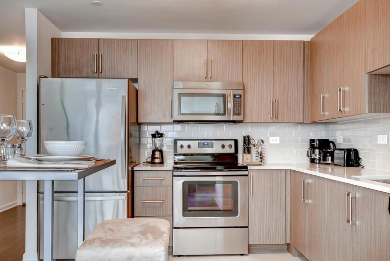 Studio at Skyview Luxury Suites - New York City