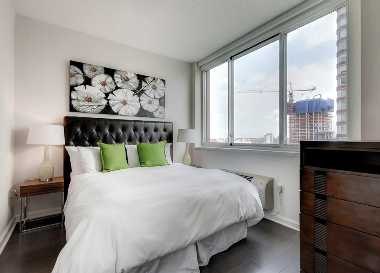 Studio at Skyview Luxury Suites - New York City