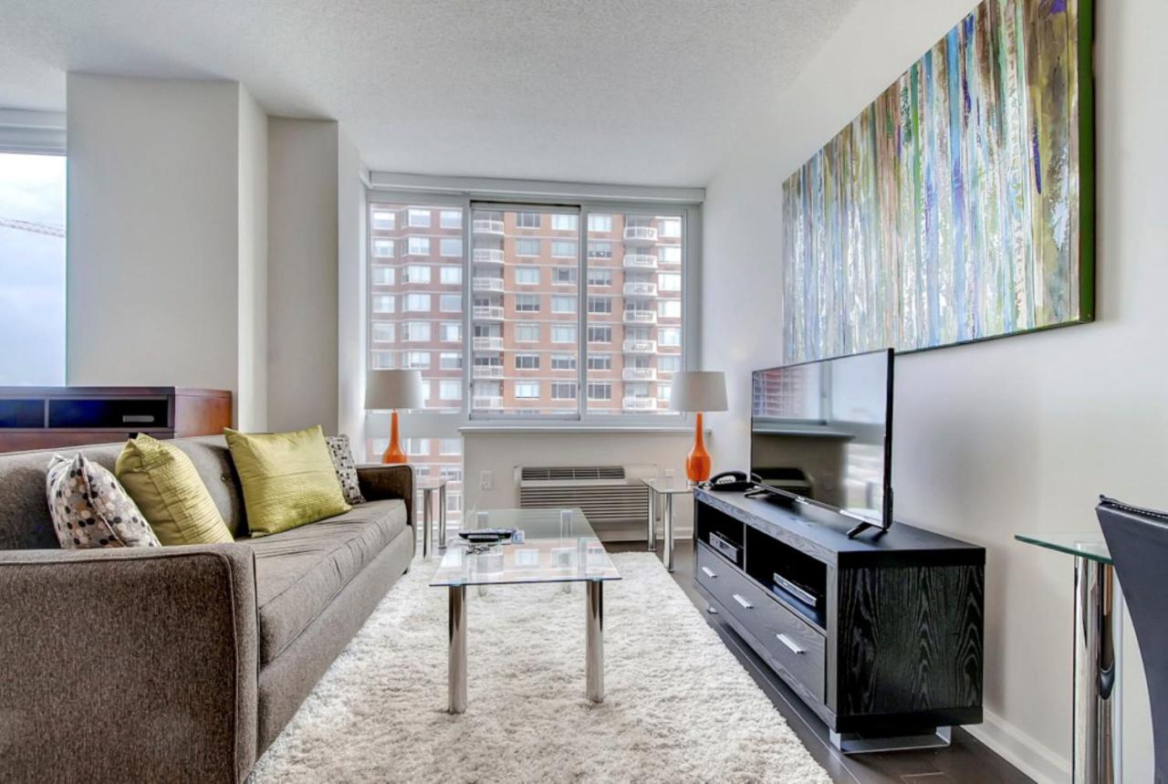 Studio at Skyview Luxury Suites - New York City