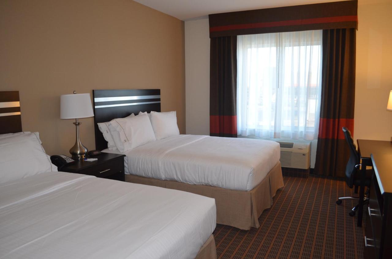 Queen Suite with Two Queen Beds - Non-Smoking at Holiday Inn Express & Suites Golden - Denver Area by IHG