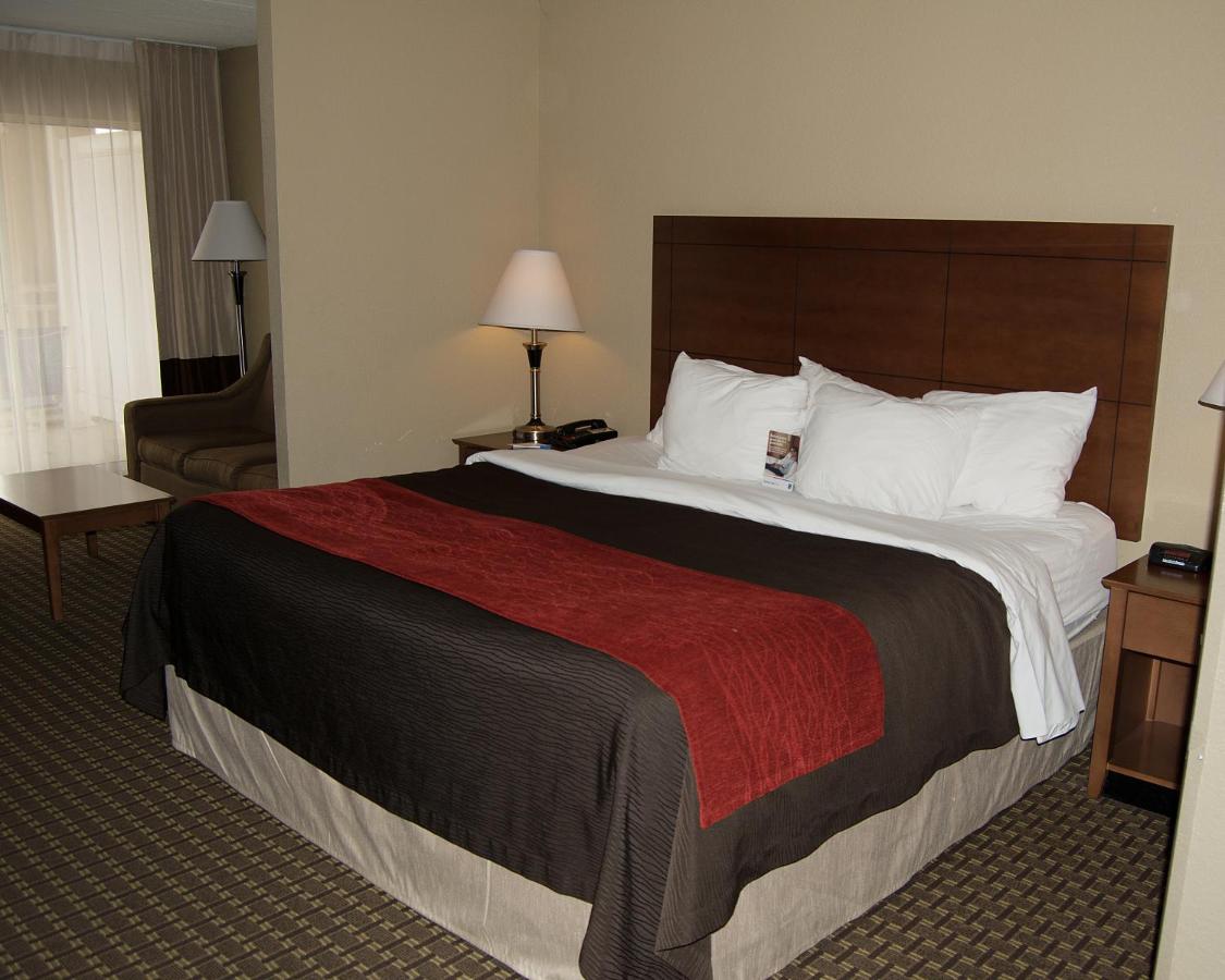 Standard King Room - Non-Smoking at Comfort Inn & Suites Raphine - Lexington near I-81 and I-64