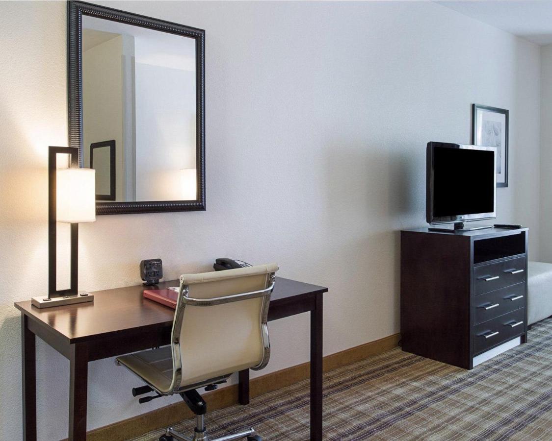 Queen Room with Two Queen Beds - Non-Smoking at Comfort Suites Mandeville - Covington