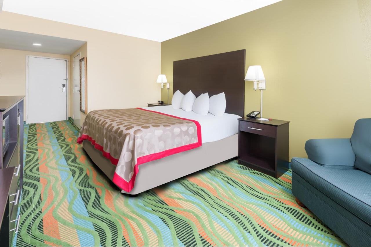 King Room - Mobility Access/Non-Smoking at Ramada by Wyndham Vandalia