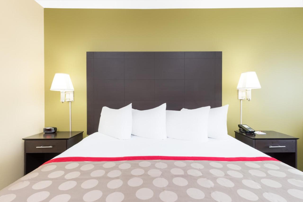 King Room - Mobility Access/Non-Smoking at Ramada by Wyndham Vandalia
