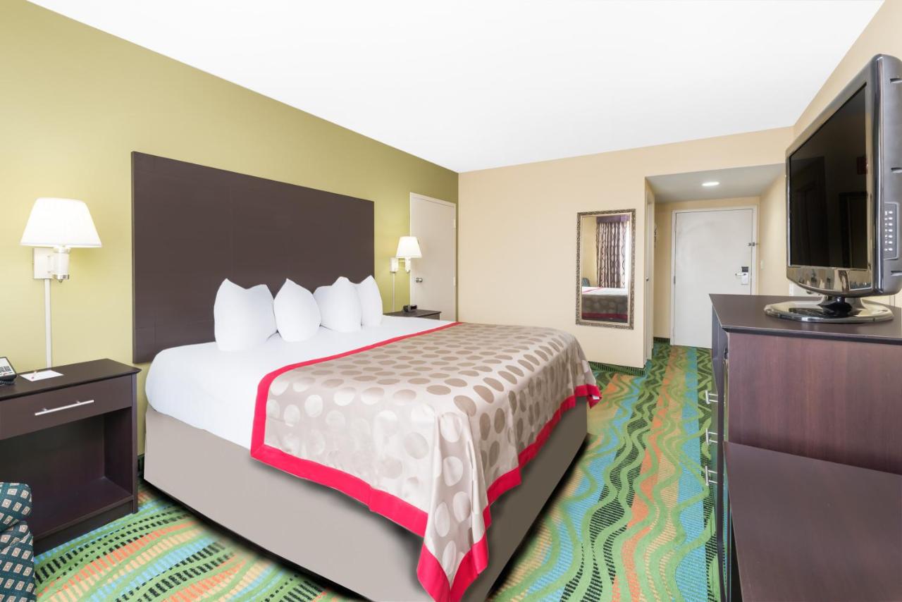 King Room - Non-Smoking at Ramada by Wyndham Vandalia