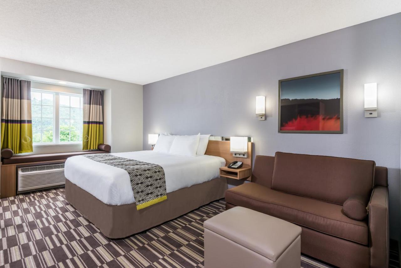 King Suite - Non-Smoking at Microtel Inn & Suites By Wyndham New Martinsville