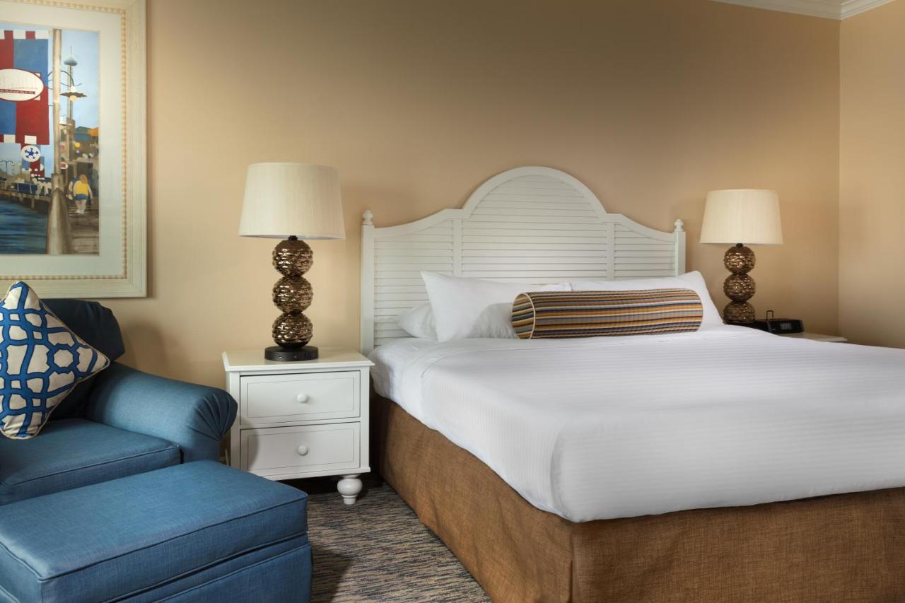 King Room at Kemah Boardwalk Inn