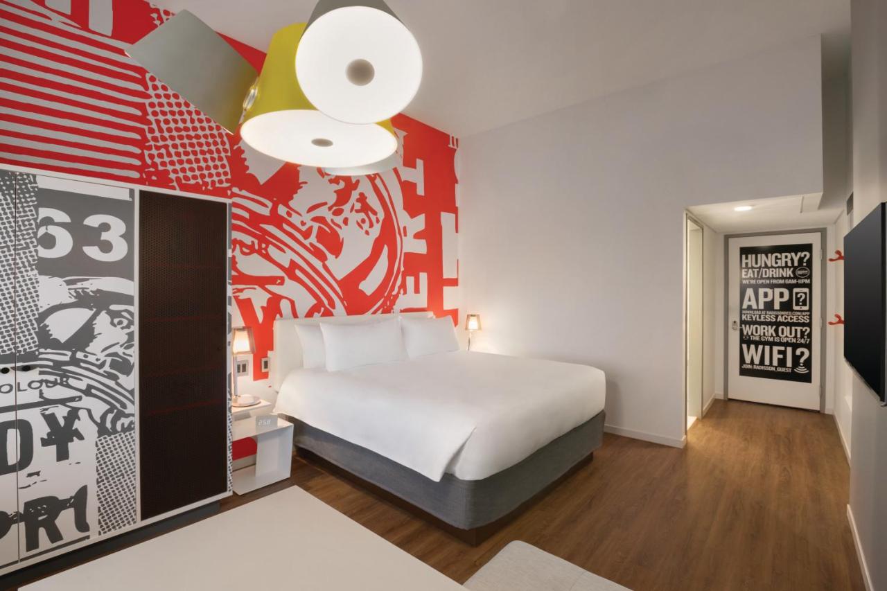 King Corner Studio at Radisson RED Minneapolis Downtown