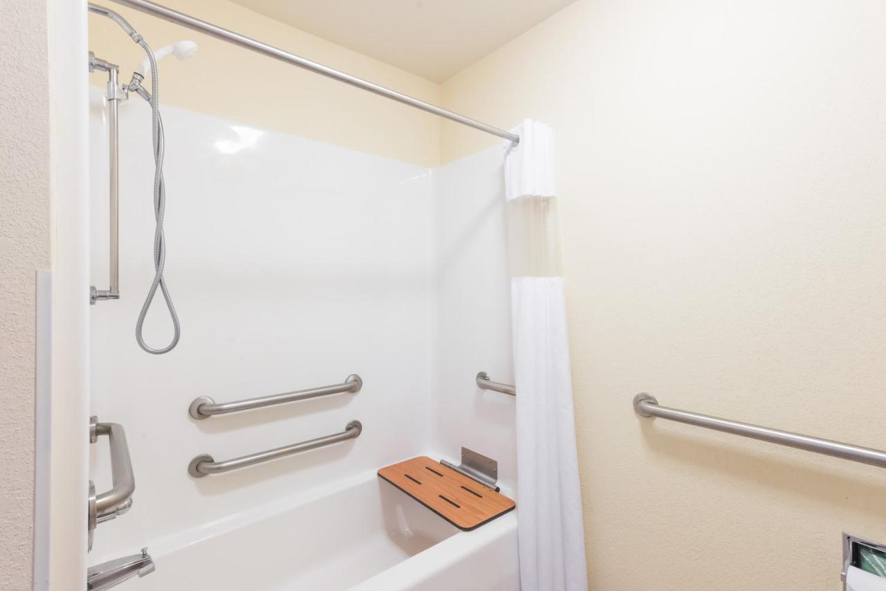 King Room - Disability Access - Non-Smoking at Super 8 by Wyndham St Robert Ft Leonard Wood Area