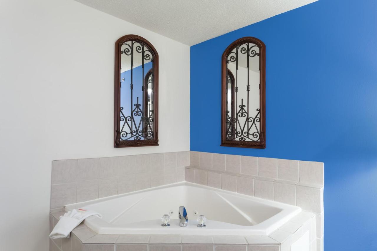 King Studio Suite - Non-Smoking at Days Inn & Suites by Wyndham Cambridge