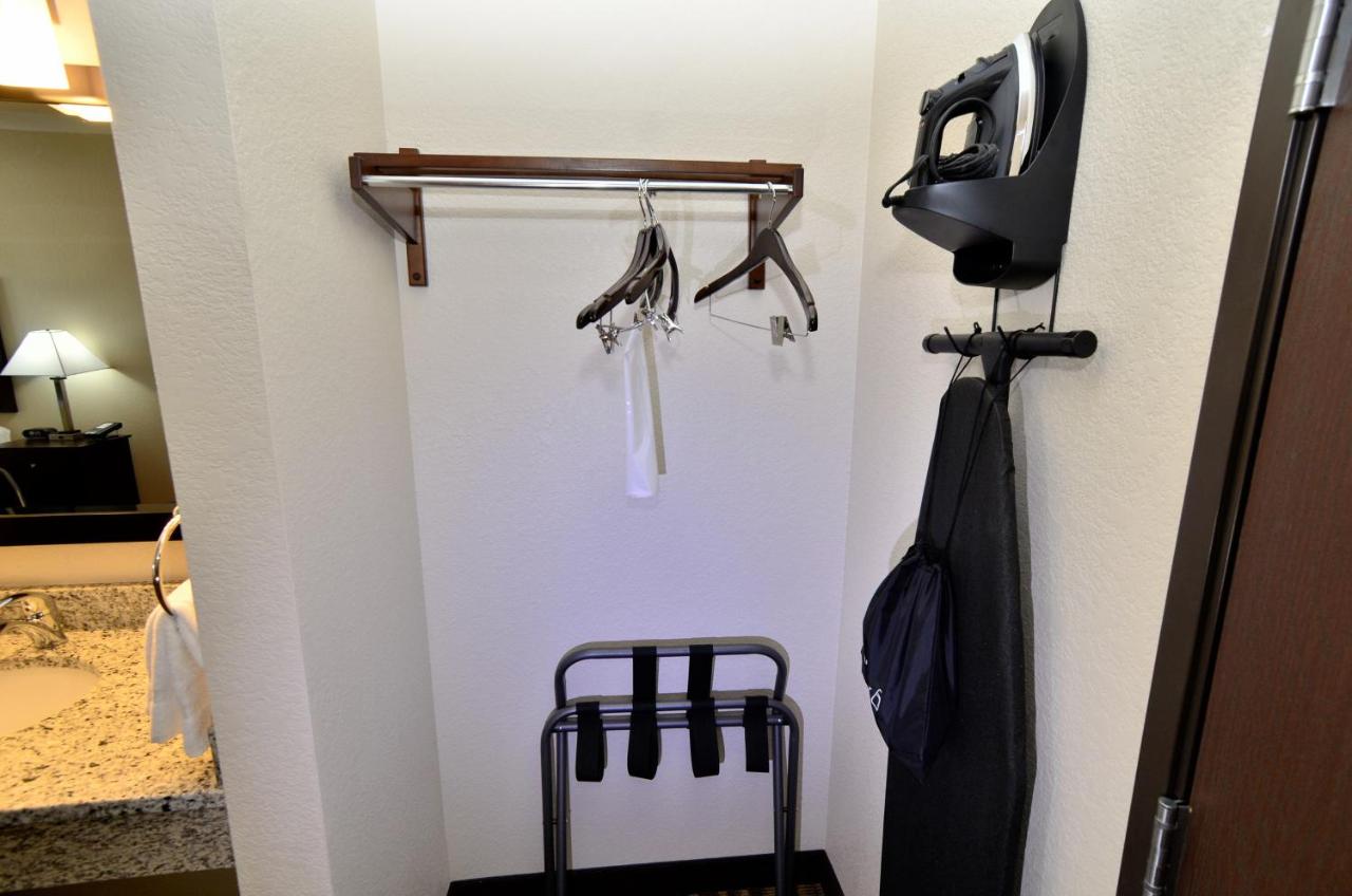 King Suite with Spa Bath at Cobblestone Inn & Suites - Manning