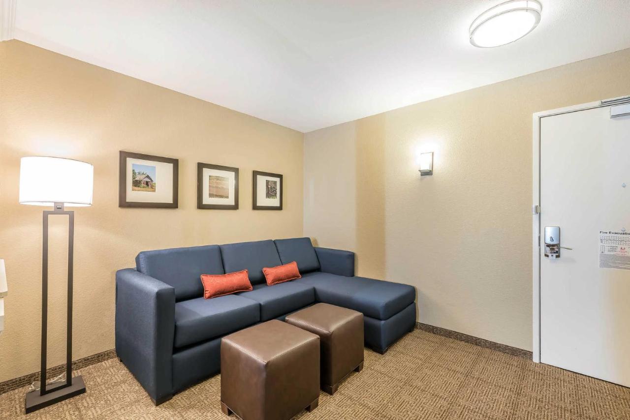King Suite with Sofa Bed - Non-Smoking at Comfort Inn & Suites Sidney I-80