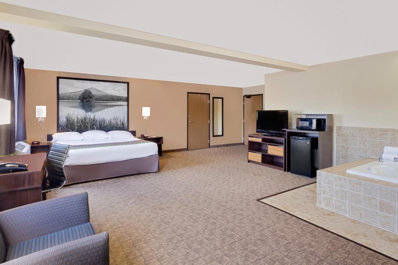 King Studio Suite - Non-Smoking at Super 8 by Wyndham Lebanon