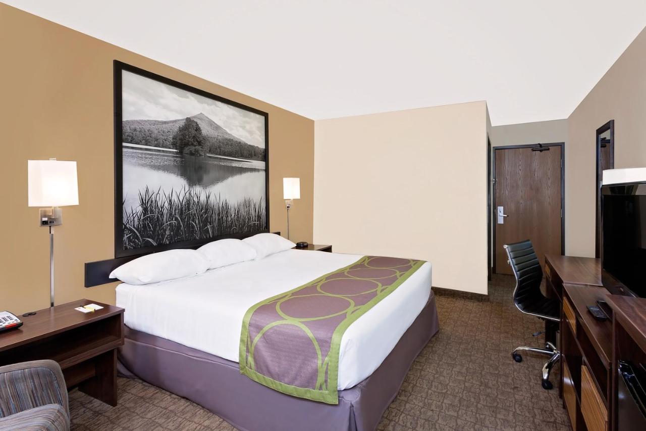 King Room - Non-Smoking at Super 8 by Wyndham Lebanon