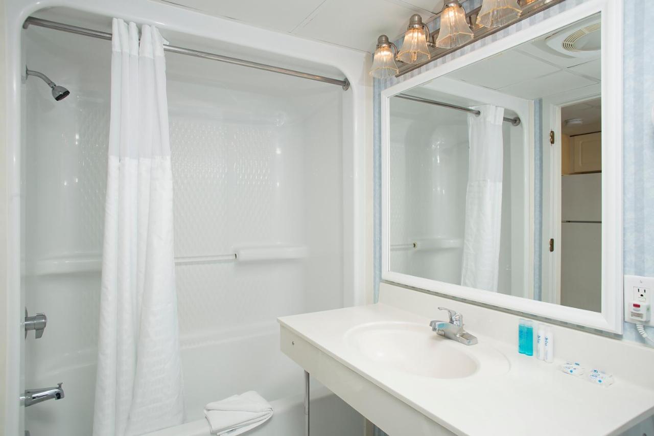 King Suite with Ocean View at Grande Shores Ocean Resorts Condominiums