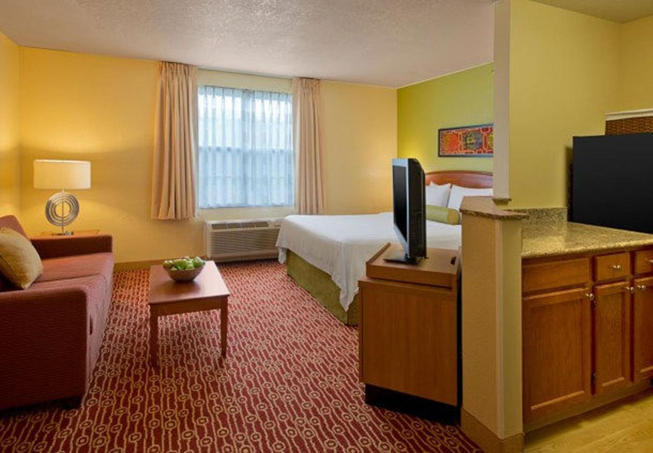 Queen Studio Suite - Non-Smoking at Hawthorn Extended Stay by Wyndham Cincinnati NE/Mason