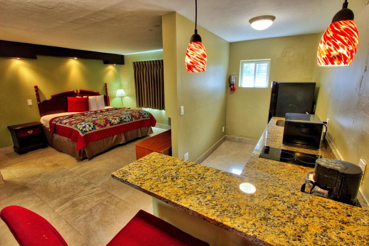 Honeymoon Suite with King Bed at Beachcomber Resort & Club