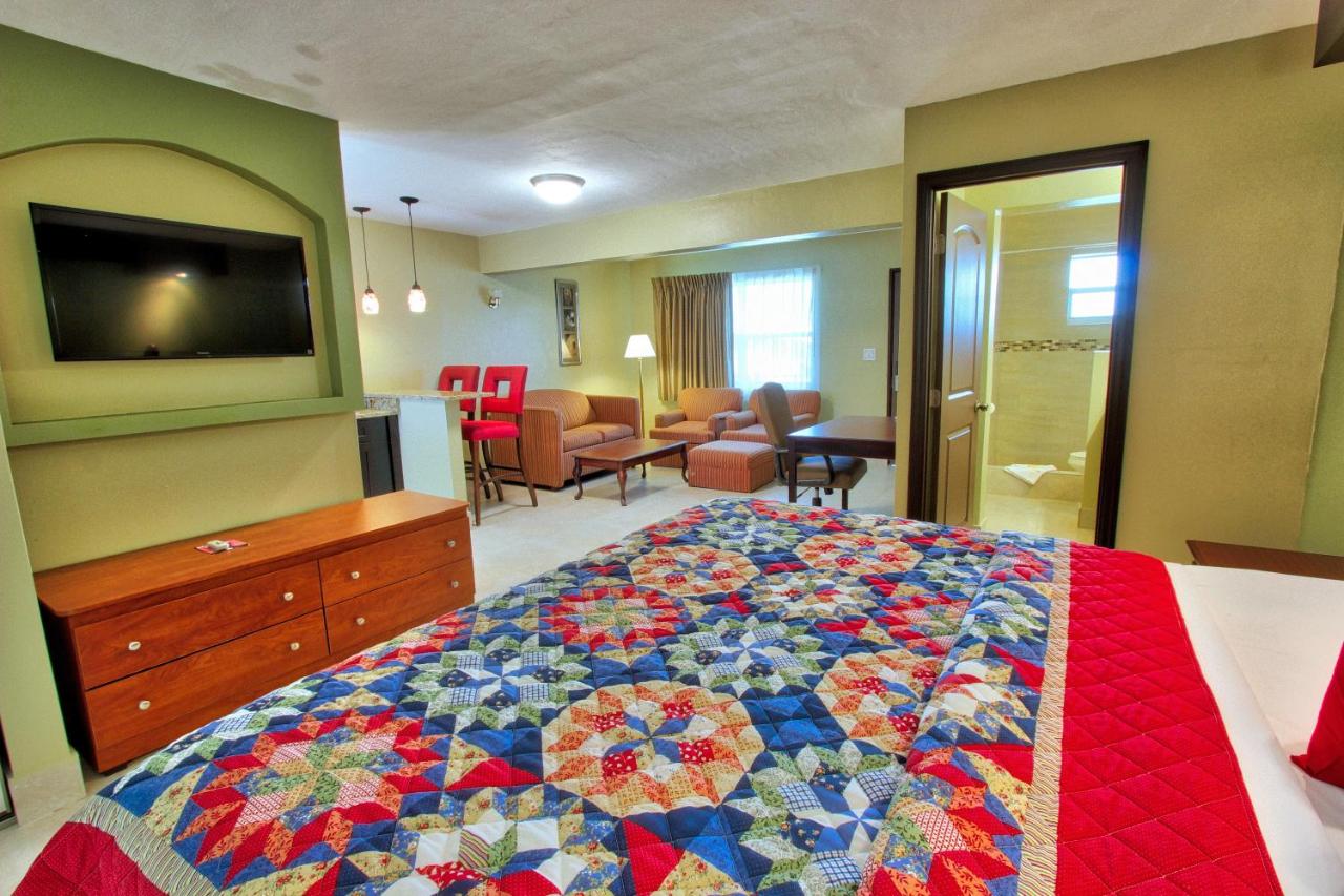 Honeymoon Suite with King Bed at Beachcomber Resort & Club