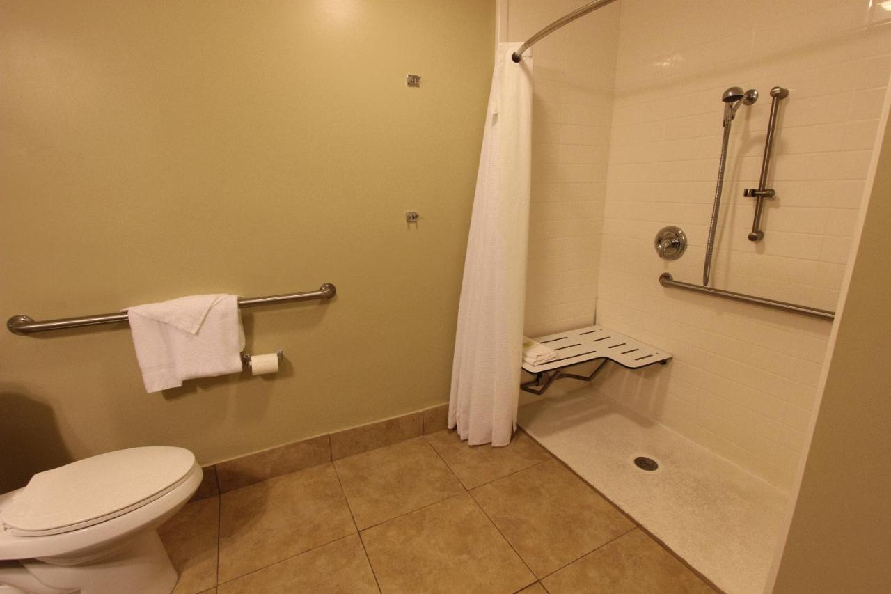 King Room - Disability Accessible at Beachcomber Resort & Club