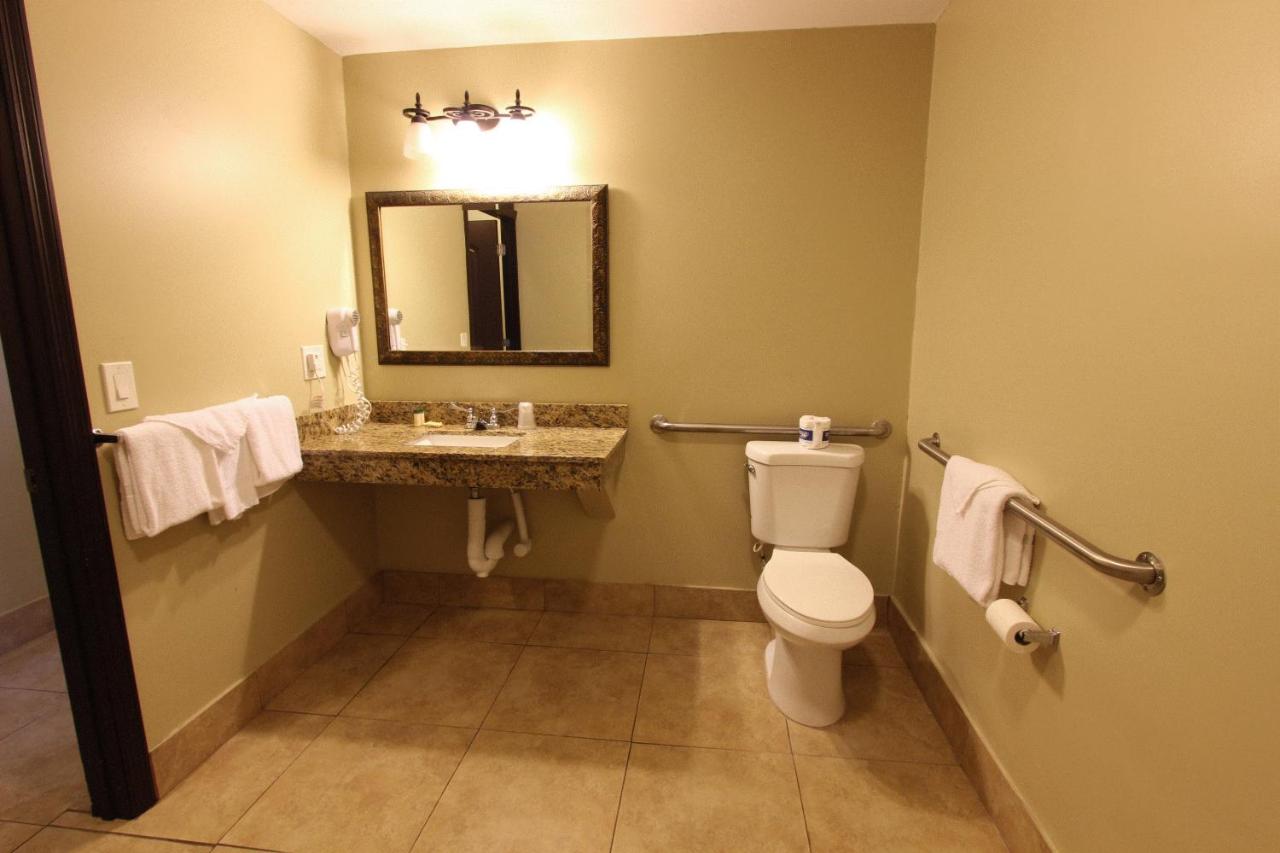 King Room - Disability Accessible at Beachcomber Resort & Club