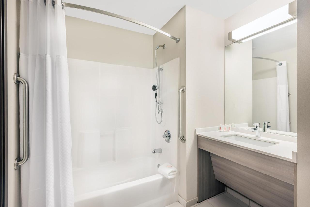 Queen Studio Suite - Disability Access/Non-Smoking at Microtel Inn & Suites By Wyndham Perry