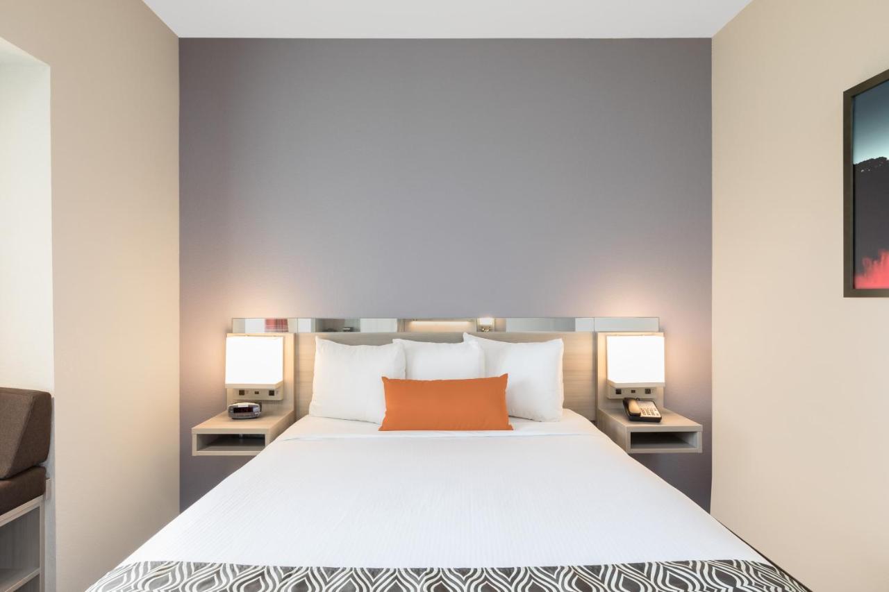 Queen Room - Disability Access/Non-Smoking at Microtel Inn & Suites By Wyndham Perry