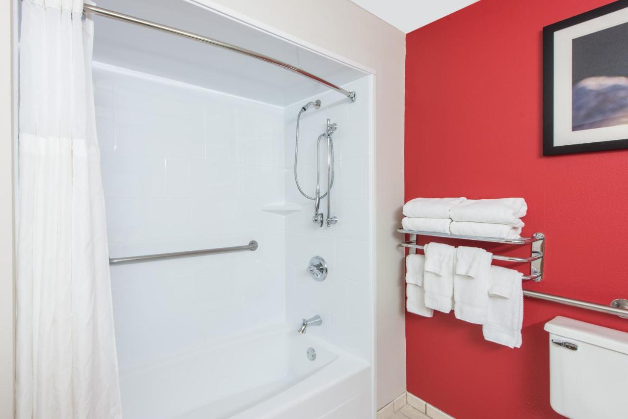 King Room - Disability Access - Non-Smoking at Ramada by Wyndham Springfield North
