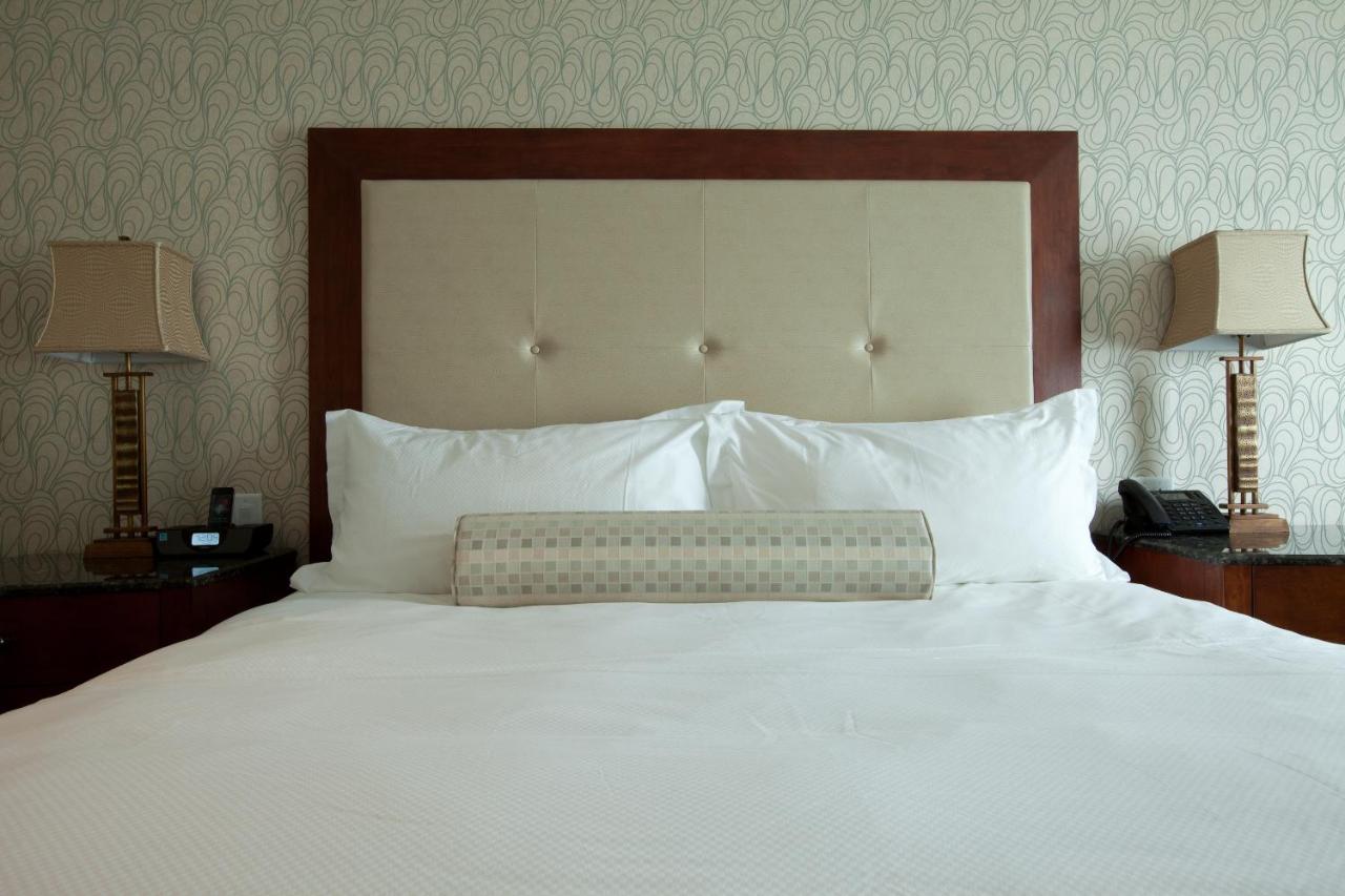 King Room at Town & Country Inn and Suites