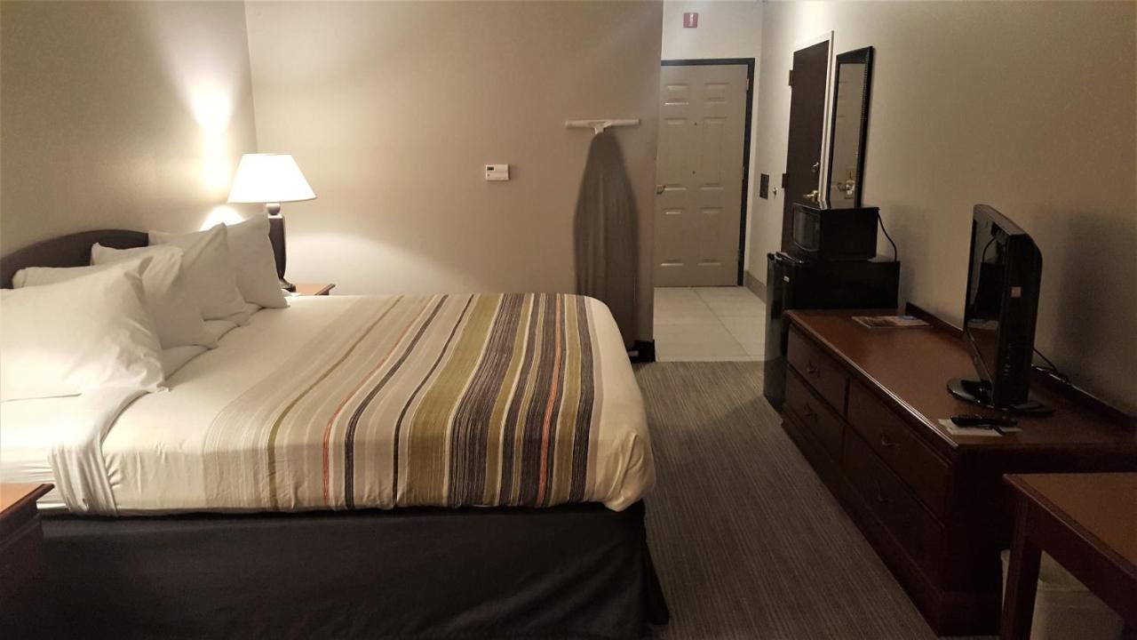 King Room - Disability Access/Non-Smoking at Country Inn & Suites by Radisson, Bryant (Little Rock), AR