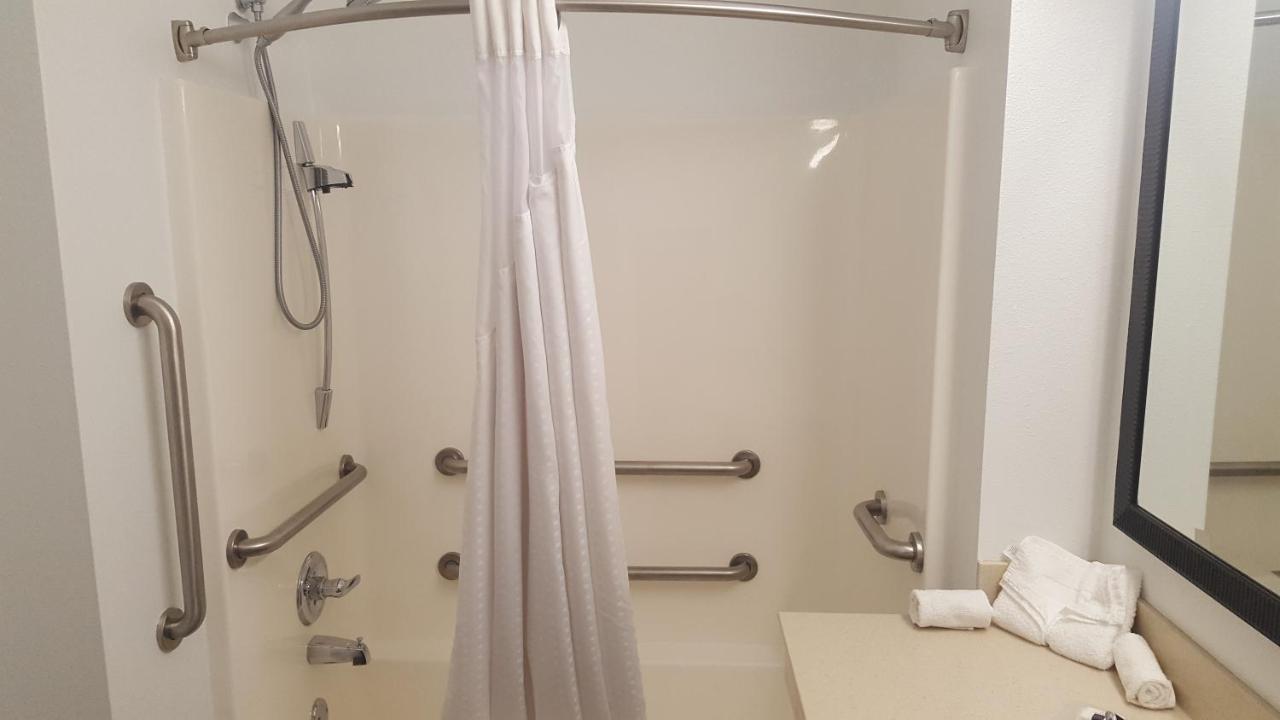 King Room - Disability Access/Non-Smoking at Country Inn & Suites by Radisson, Bryant (Little Rock), AR