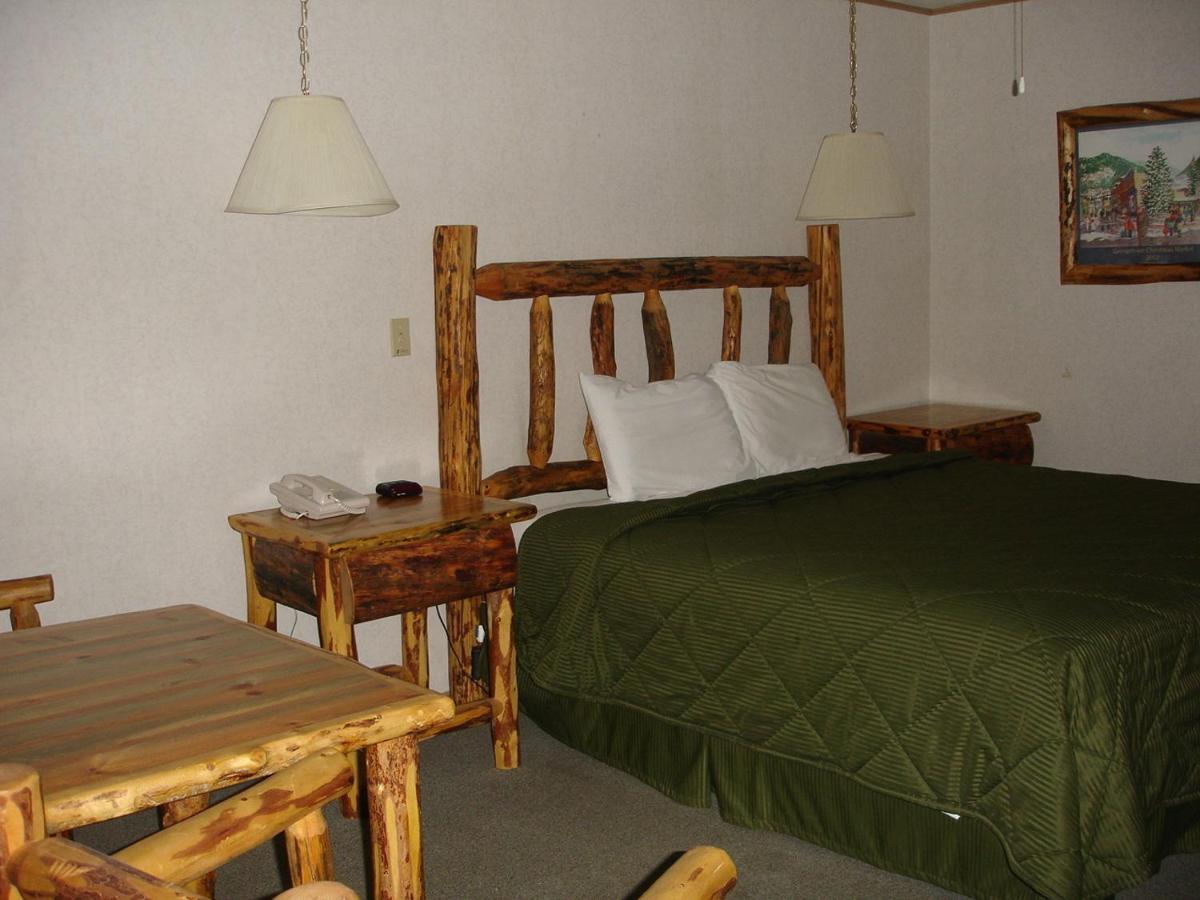 King Room at Georgetown Mountain Inn