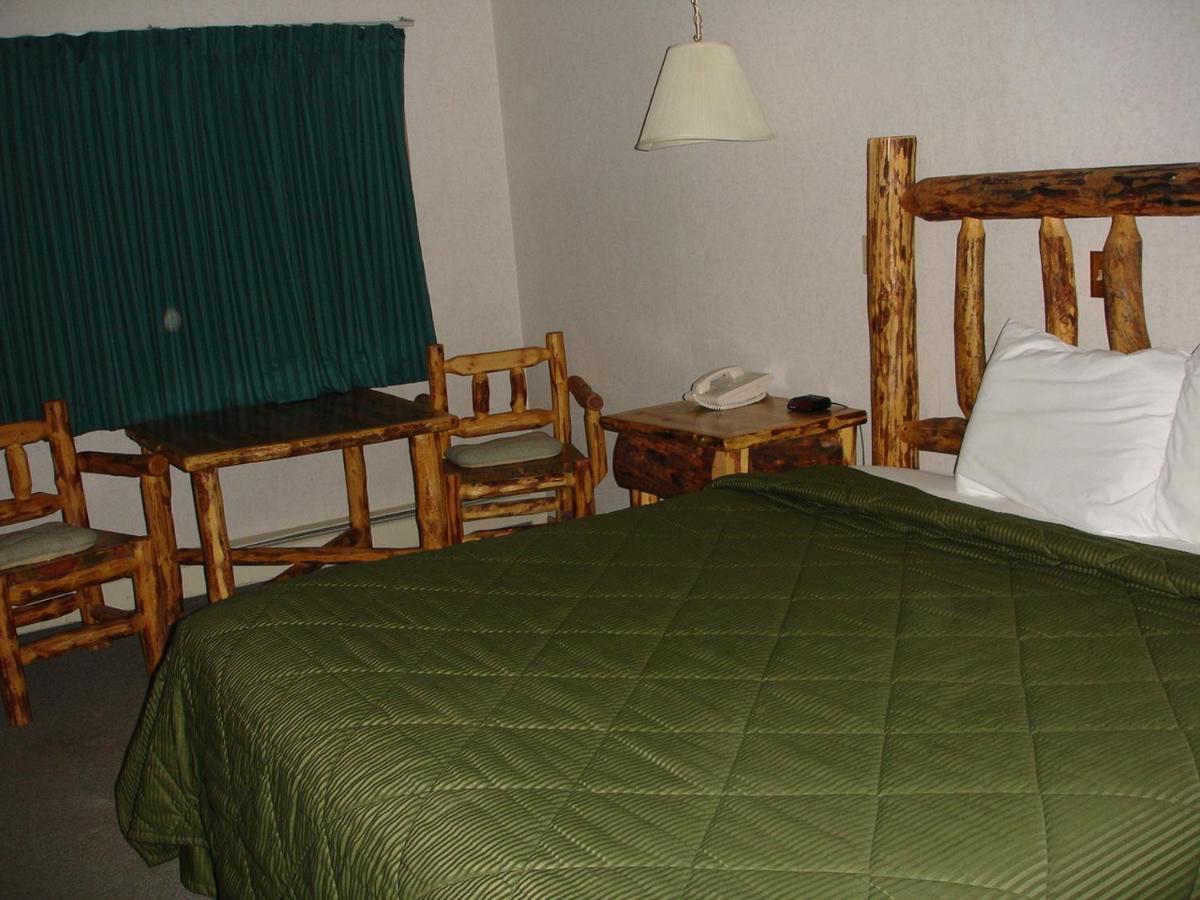 King Room at Georgetown Mountain Inn