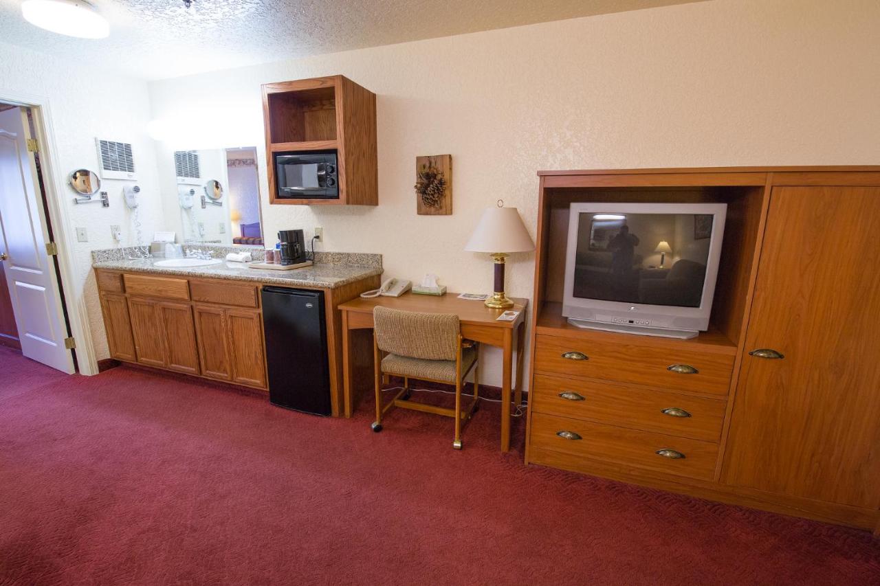 Queen Suite at Murphys Suites