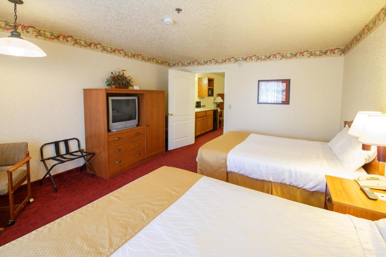 Queen Suite at Murphys Suites