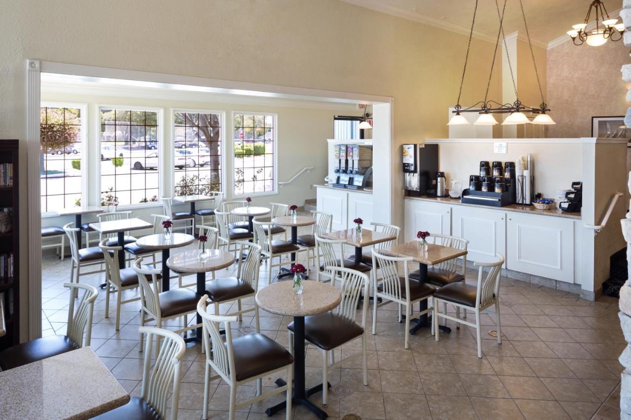  | The Marina Inn on San Francisco Bay