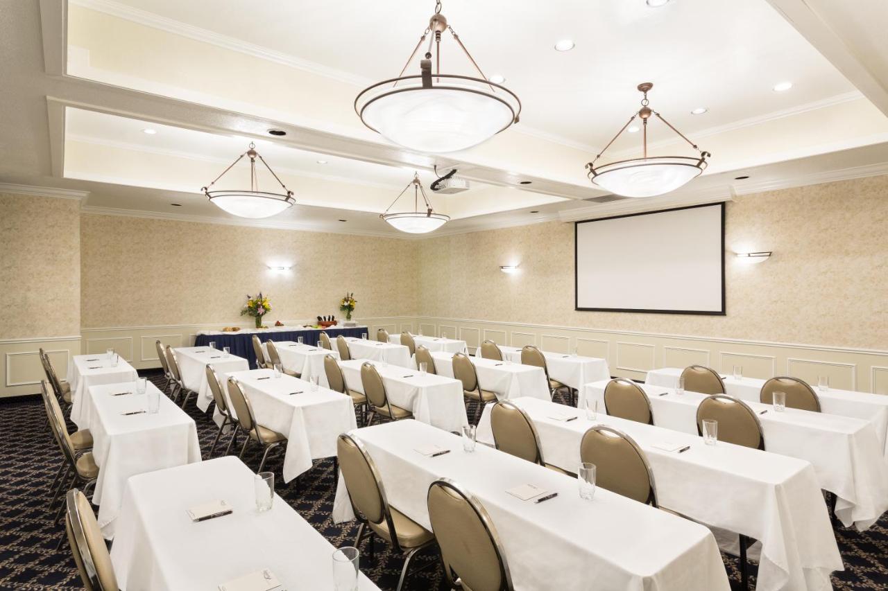  | The Marina Inn on San Francisco Bay