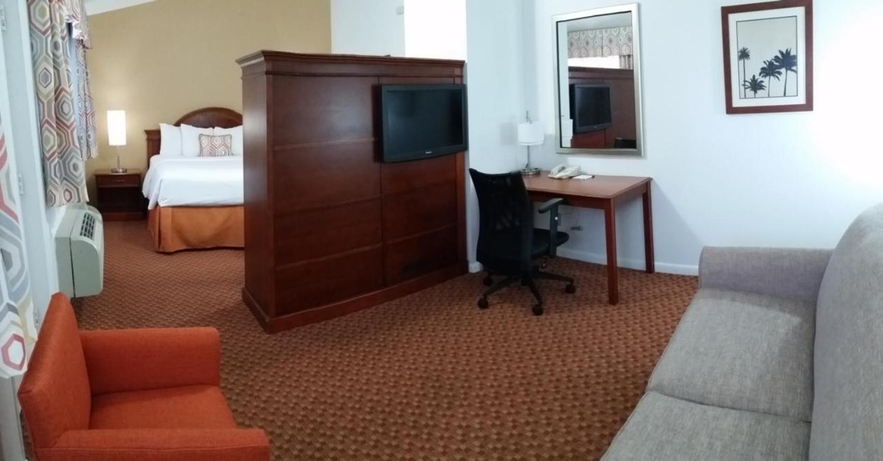 King Suite with Sofa Bed - Smoking at Best Western Port St. Lucie