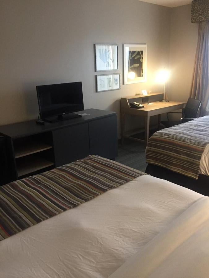 Queen Room with Two Queen Beds - Disability Access at Country Inn & Suites by Radisson, Brockton (Boston), MA