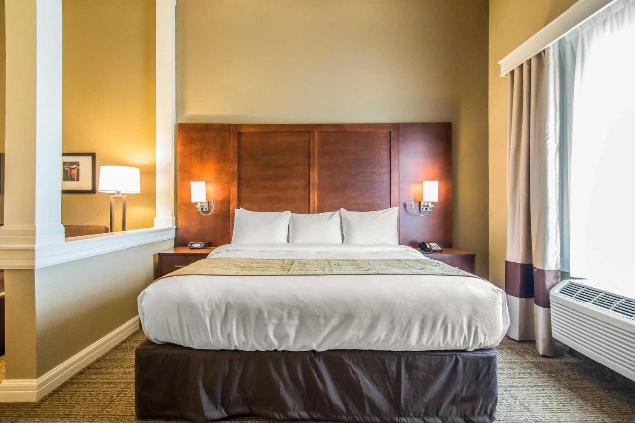 King Suite with Sofa Bed at Comfort Suites Dodge City