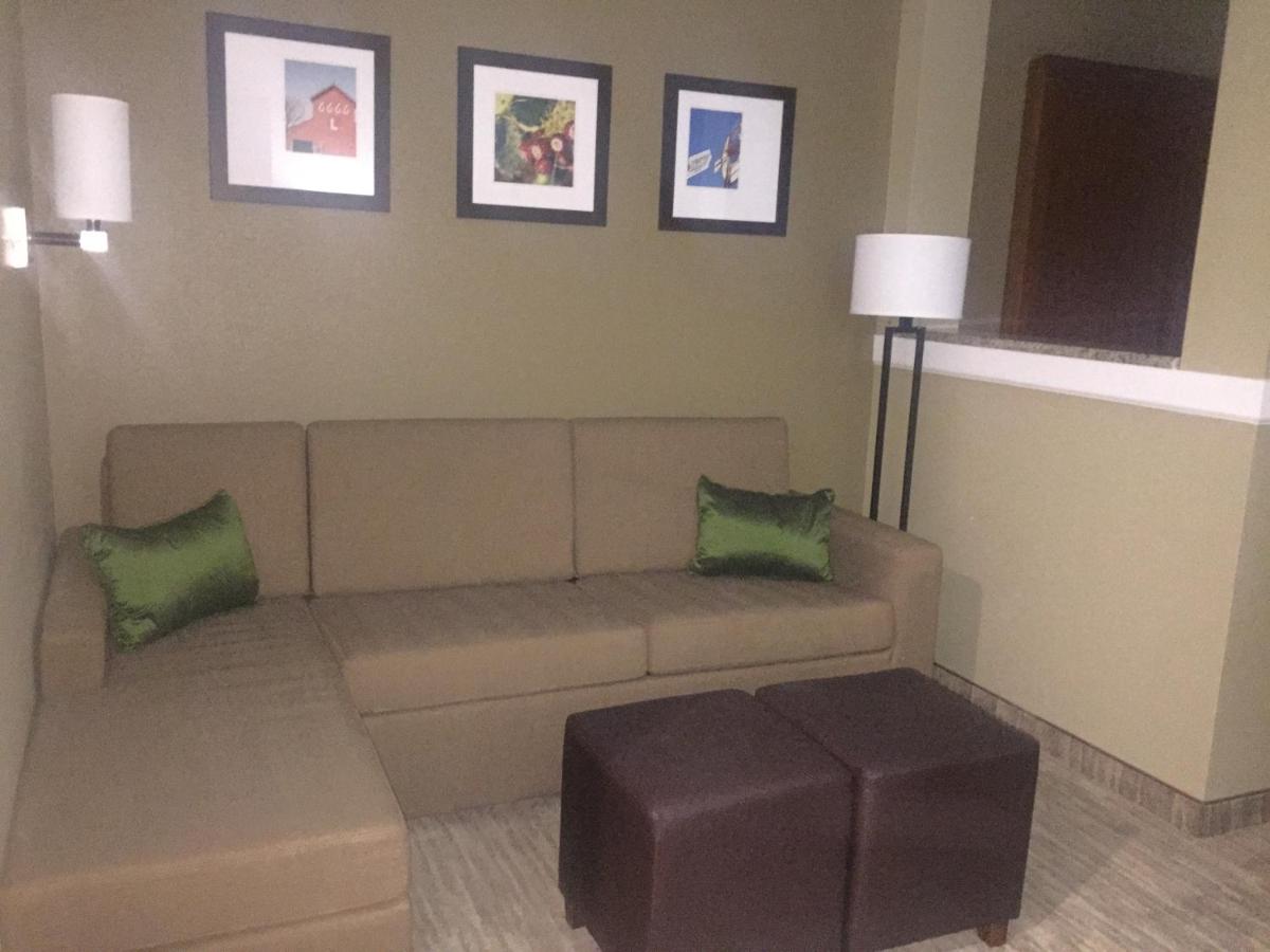 King Suite - Non-Smoking at Comfort Suites University