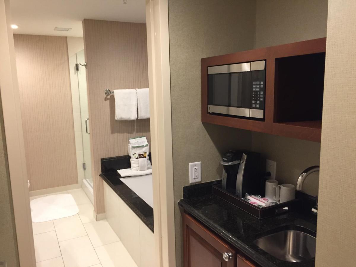 Junior Suite at Town & Country Inn and Suites