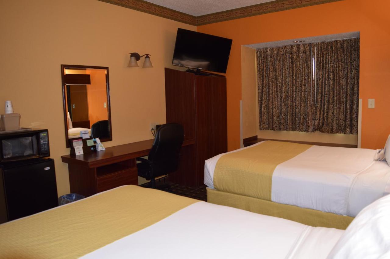 Queen Room with Two Queen Beds - Non-Smoking at Microtel Inn & Suites by Wyndham Rock Hill/Charlotte Area