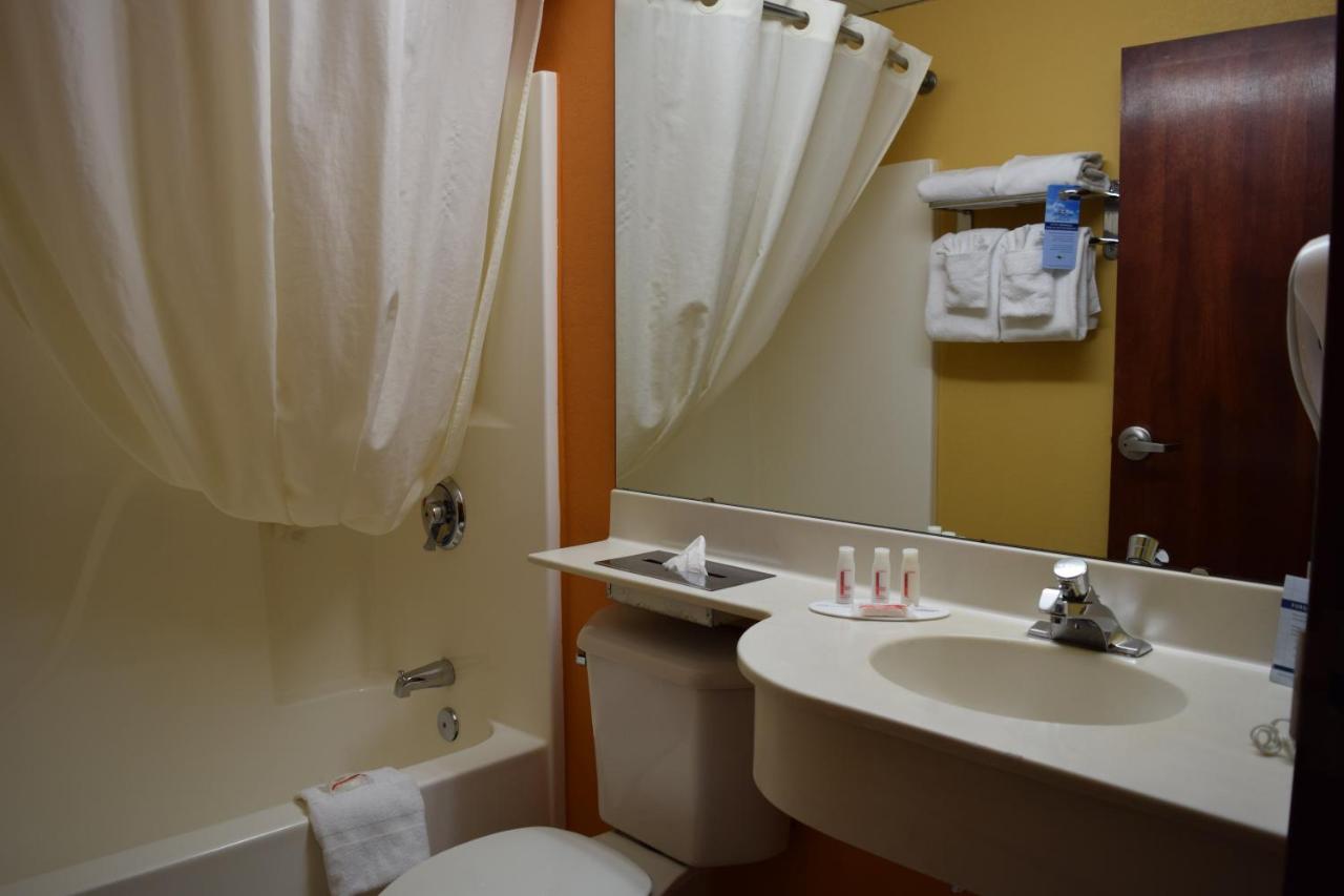 Queen Suite at Microtel Inn & Suites by Wyndham Rock Hill/Charlotte Area