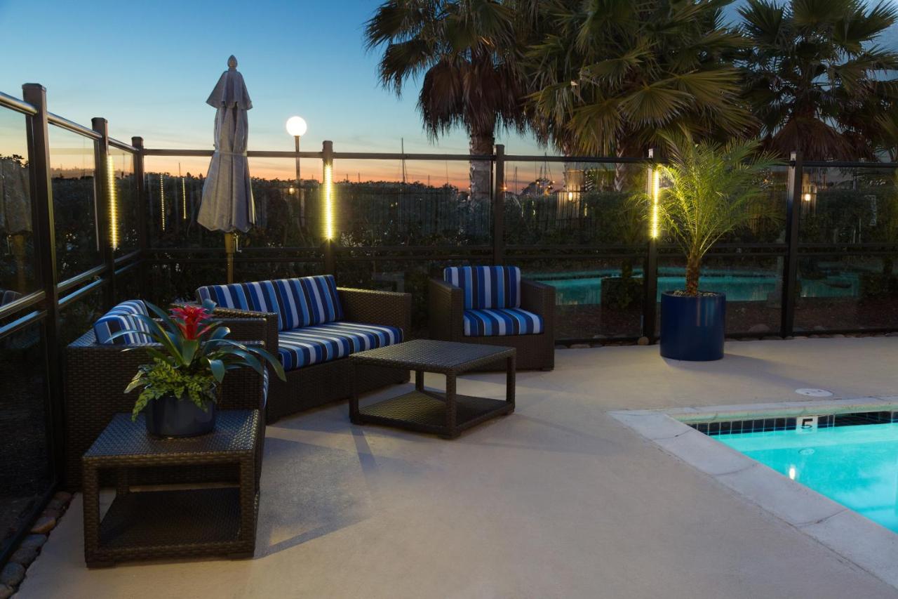  | The Marina Inn on San Francisco Bay